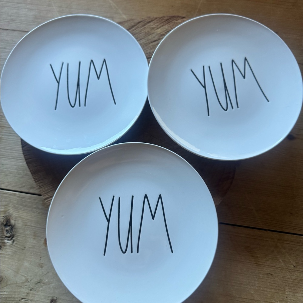Rae Dunn White 'YUM' Dinner Plates Set
